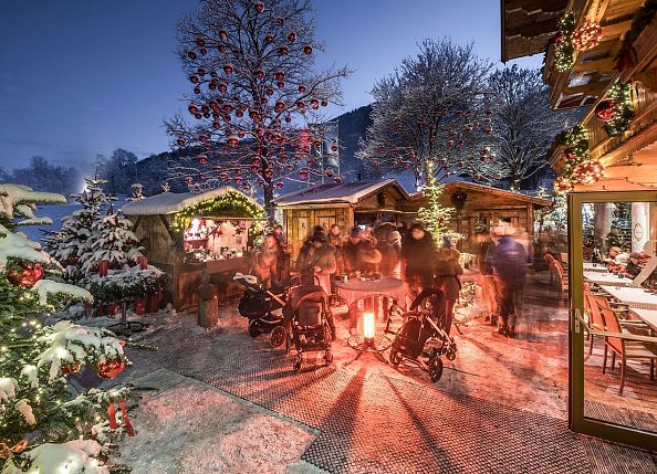 Gemütlich bei Glühwein und Punsch auf der Terrasse